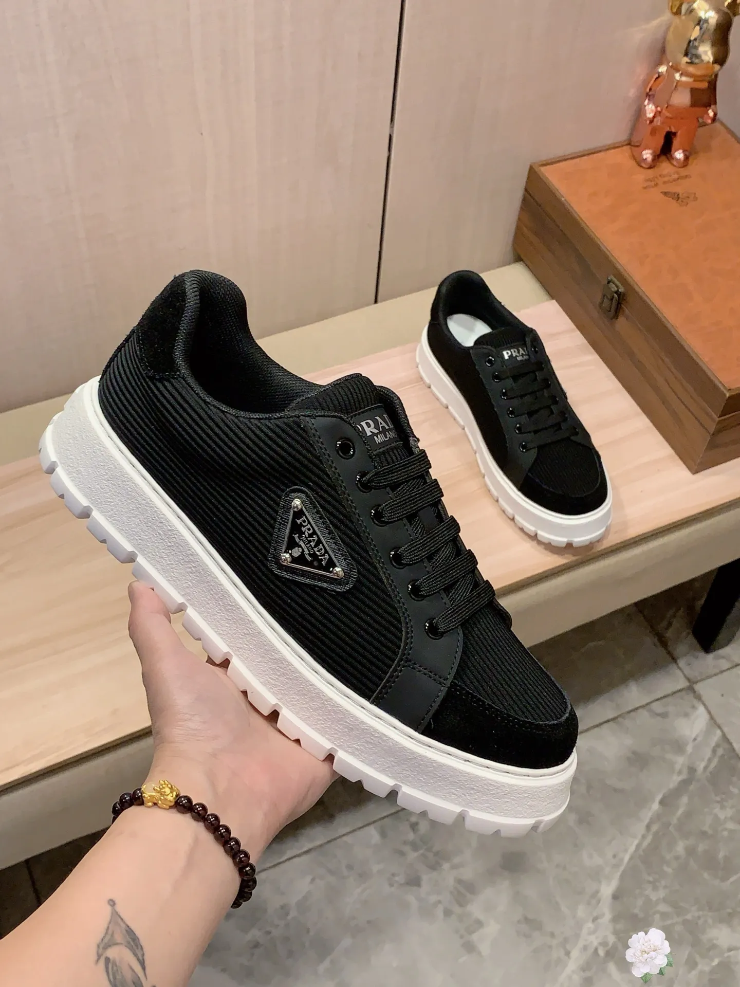 Men's Men's Shoes💰442💰💰🎩🎩[Lightning][Lightning] "PRADA*" The latest and most popular casual shoes, top brand [seduce] luxury ~ purchasing agency, top quality ~. [Strong] The upper is made of imported breathable and polished cowhide material ➕ Breathable sheepskin feet (•) with fine workmanship. Original stylish and stylish soft rubber wear-resistant and non-slip outsole, light and comfortable on the feet, the real thing looks better when photographed, 305: code: 38-44, 3️⃣ colors selected